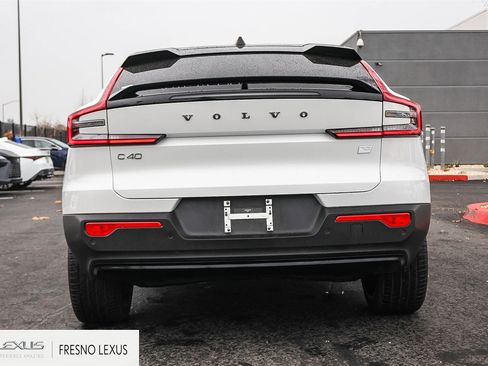 Used 2022 Volvo C40 P8 Recharge Ultimate image 5