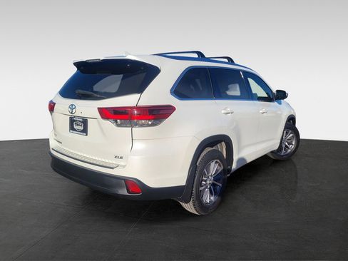 Used 2018 Toyota Highlander XLE image 6