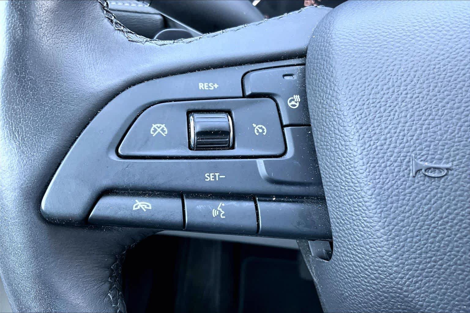 Used 2019 Cadillac XT4 Luxury w/ Cold Weather Package FWD image 21