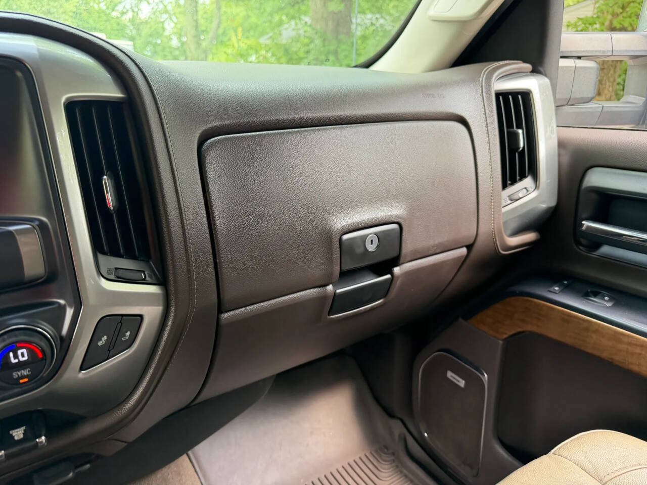 Used 2017 Chevrolet Silverado 2500 LTZ w/ Duramax Plus Package AWD/4WD image 37