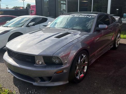Used 2006 Ford Mustang GT RWD image 8