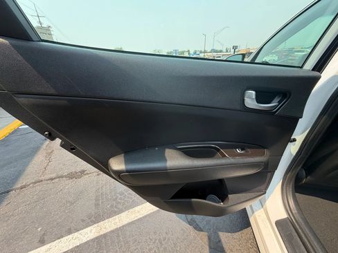 Used 2020 Kia Optima Premium FWD image 18