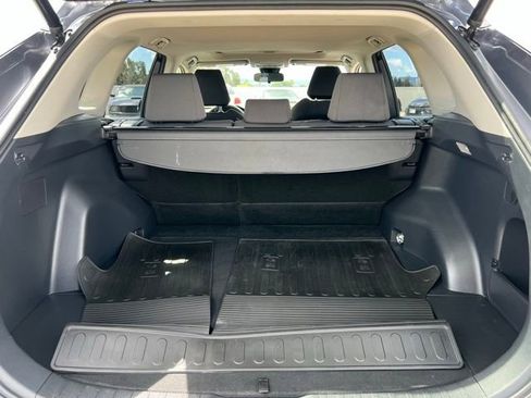 Used 2020 Toyota RAV4 XLE w/ Convenience Package FWD image 43