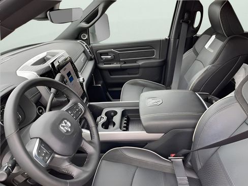 Used 2024 RAM 2500 Laramie w/ Night Edition image 12