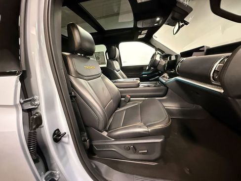 Used 2025 Ford Expedition Tremor image 13