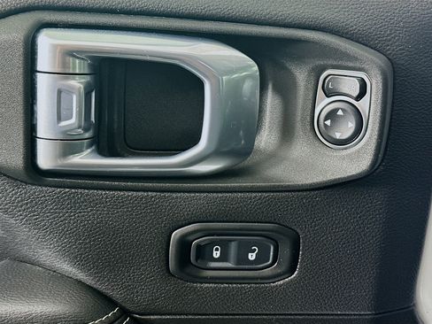 Used 2022 Jeep Wrangler Sahara w/ Safety Group image 15