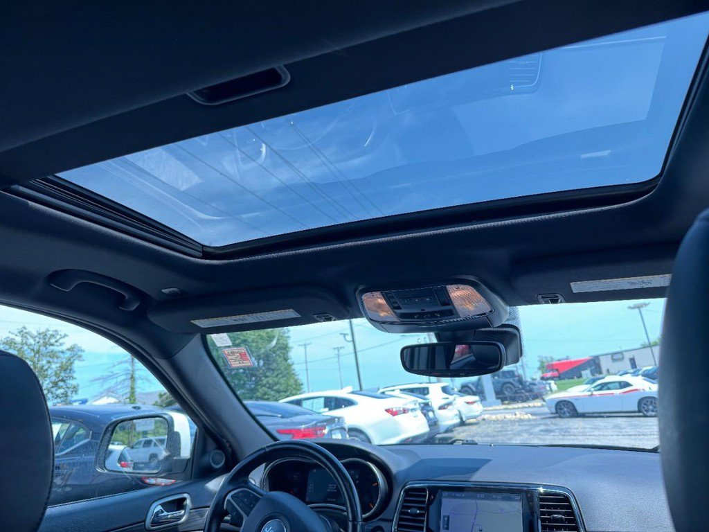 Used 2020 Jeep Grand Cherokee Altitude AWD/4WD image 11