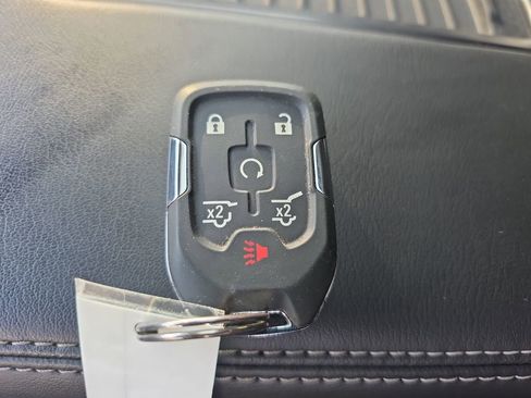 Used 2016 GMC Yukon XL SLT w/ Open Road Package image 40