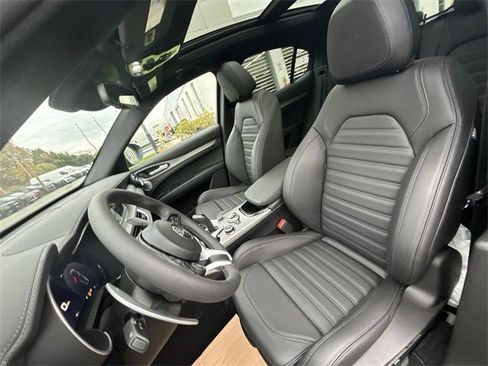 New 2025 Alfa Romeo Stelvio Sprint image 11