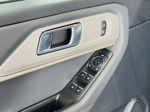New 2026 Ford Explorer Active w/ Active Comfort Package image 12
