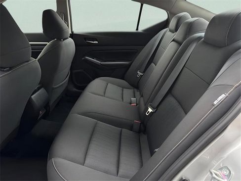 Used 2022 Nissan Altima 2.5 SV image 11