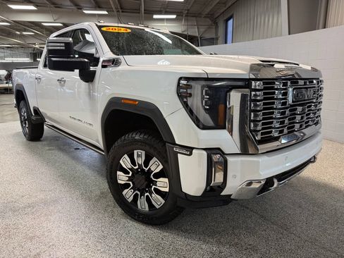 Used 2024 GMC Sierra 2500 Denali w/ Denali Reserve Package AWD/4WD image 1