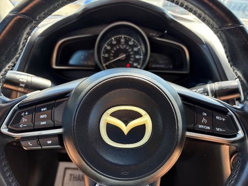 Used 2017 MAZDA MAZDA3 Touring FWD image 17