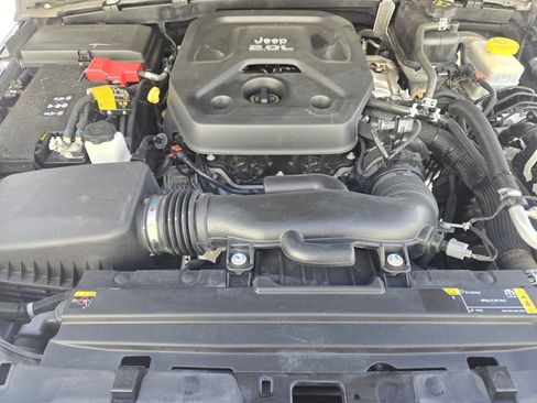 Used 2021 Jeep Wrangler Unlimited Sahara image 32