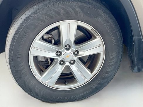 Used 2022 Chevrolet Trax LT w/ LT Convenience Package AWD/4WD image 10