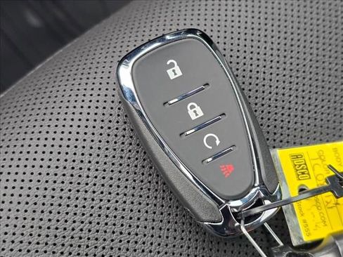 New 2026 Chevrolet Trax RS w/ Sunroof Package image 32