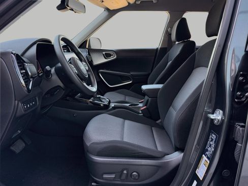 Used 2023 Kia Soul S FWD image 23