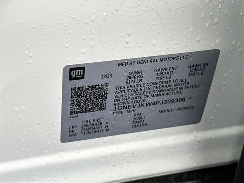 Used 2023 Chevrolet Traverse RS image 34