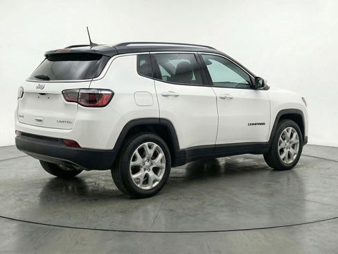 Used 2025 Jeep Compass Limited AWD/4WD image 9