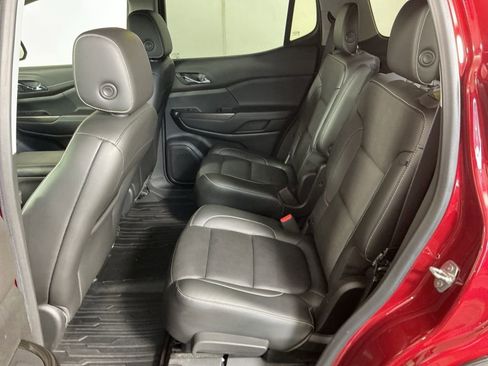 Used 2019 GMC Acadia SLT w/ Black Edition image 15