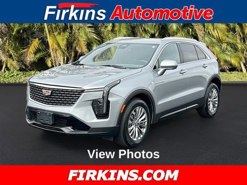 Used 2025 Cadillac XT4 Premium Luxury image 1