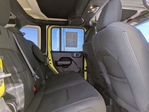 Used 2023 Jeep Wrangler Unlimited w/ Convenience Group AWD/4WD image 33