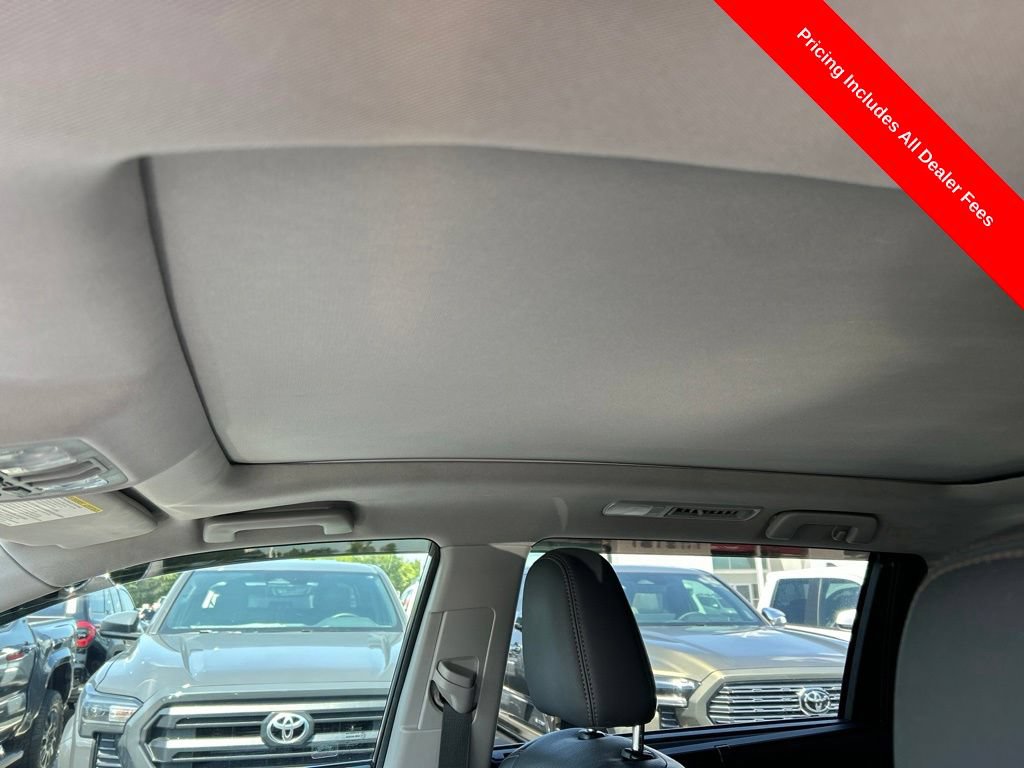 Used 2015 Toyota Highlander Limited Platinum FWD image 6