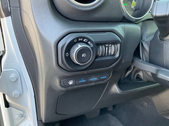 Used 2022 Jeep Wrangler Unlimited Sahara AWD/4WD image 7