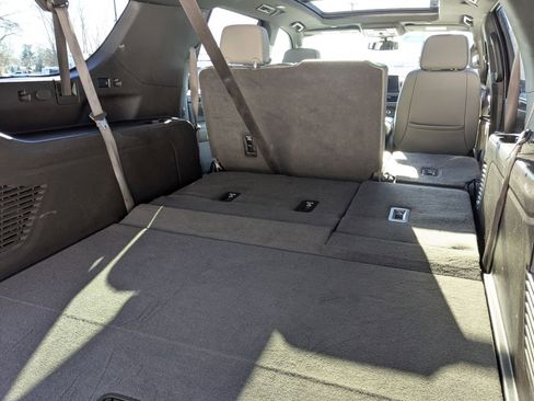 Certified 2022 GMC Yukon XL SLT w/ SLT Premium Package image 35