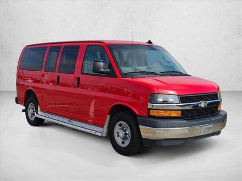 Used 2017 Chevrolet Express 2500 LT w/ LT Preferred Equipment Group image 3