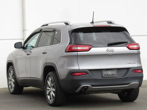 Used 2018 Jeep Cherokee Limited FWD image 5
