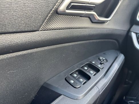 Used 2025 Kia Sportage LX image 20