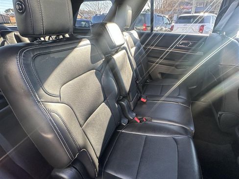 Used 2018 Ford Explorer Limited w/ Class II Trailer Tow Package image 12
