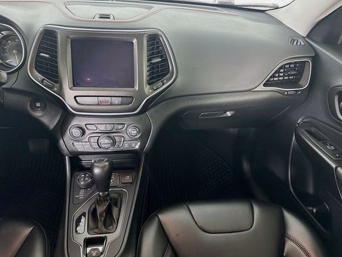 Used 2022 Jeep Cherokee Trailhawk w/ Sound & Nav Group image 27