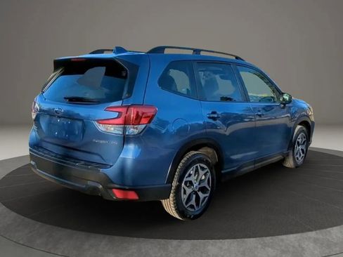 Used 2021 Subaru Forester Premium AWD/4WD image 5