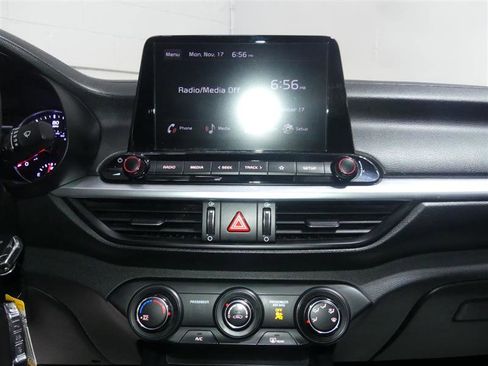 Used 2022 Kia Forte LXS image 34