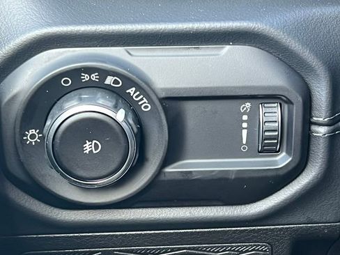 New 2026 Jeep Wrangler Unlimited Rubicon w/ Xtreme 35 Tire Package image 18