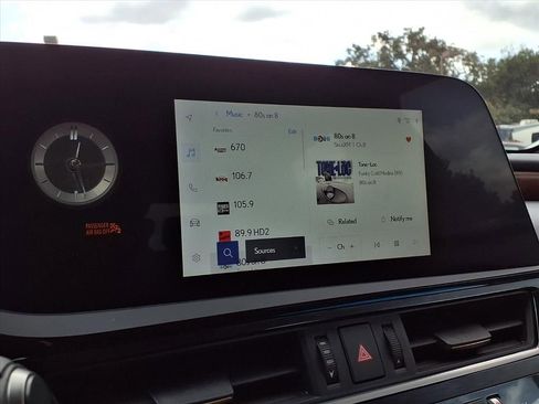 Used 2023 Lexus ES 350 w/ Premium Package image 7