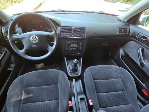 Used 2002 Volkswagen Golf GLS image 2
