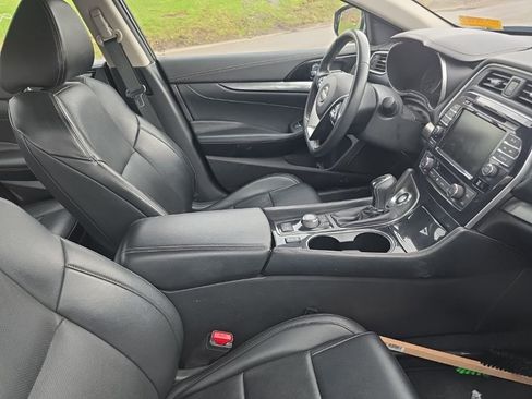 Used 2023 Nissan Maxima SV w/ Floor Mat Group image 4