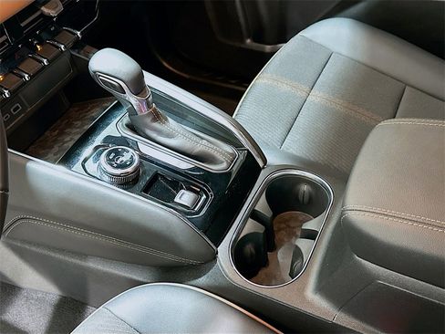 Certified 2024 GMC Canyon AT4 w/ Technology Package image 17