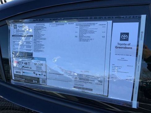 New 2025 Toyota Prius Plug-In Hybrid FWD image 38
