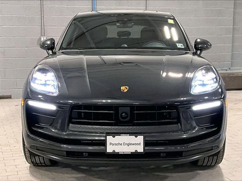 Used 2025 Porsche Macan image 8
