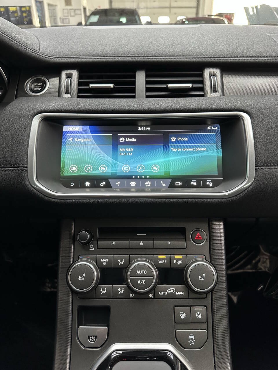 Used 2019 Land Rover Range Rover Evoque HSE AWD/4WD image 28