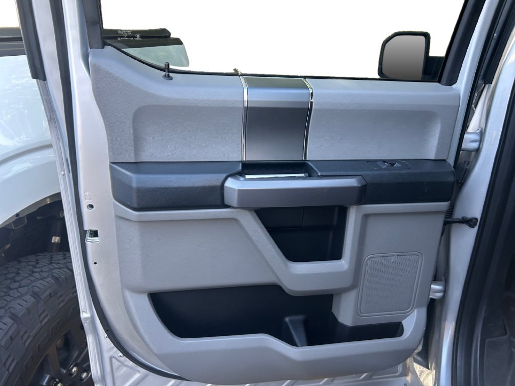 Used 2018 Ford F150 XLT w/ Equipment Group 302A Luxury AWD/4WD image 9