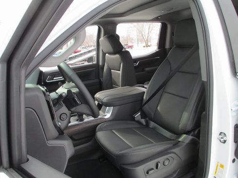 New 2026 GMC Sierra 1500 SLT w/ SLT Convenience Package image 11