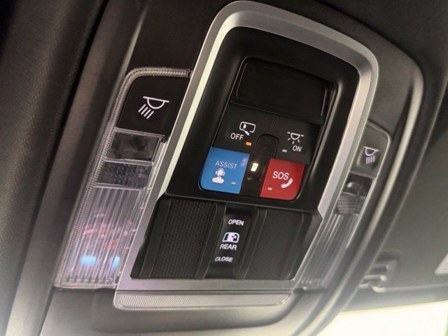 Used 2026 RAM 1500 Laramie AWD/4WD image 23