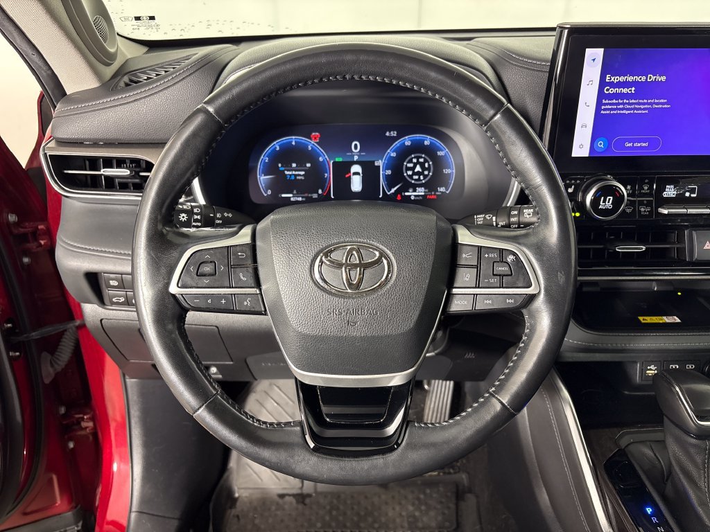 Used 2023 Toyota Highlander Limited AWD/4WD image 17