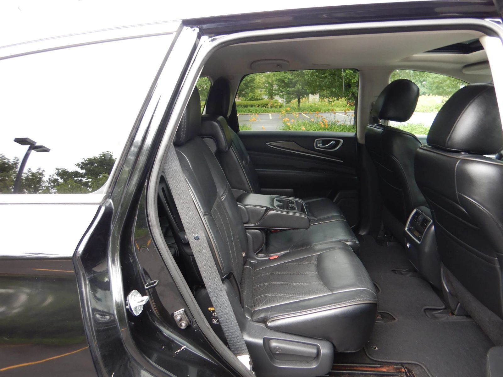 Used 2015 INFINITI QX60 Luxe w/ Premium Plus Package AWD/4WD image 24