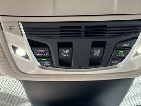 Used 2024 Acura MDX SH-AWD image 23